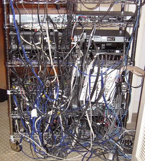 Bad vs good cable management in a server room : r/oddlysatisfying